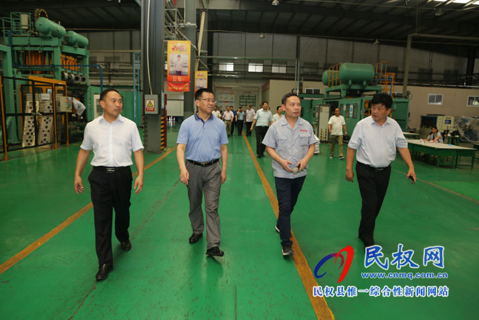 海關(guān)總署政治部副主任、政工辦主任馬建哲到我縣調(diào)研脫貧攻堅及產(chǎn)業(yè)發(fā)展情況