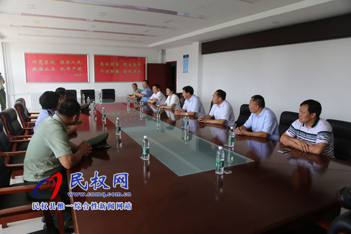 八一建軍節(jié):縣領(lǐng)導慰問駐民官兵 八一建軍節(jié):縣領(lǐng)導慰問駐民官兵