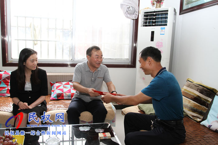市政府副秘書長(zhǎng)任善禮到我縣開展八一走訪慰問活動(dòng) 市政府副秘書長(zhǎng)任善禮到我縣開展八一走訪慰問活動(dòng)