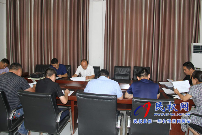 我縣各單位、各鄉(xiāng)鎮(zhèn)（街道辦）迅速傳達(dá)貫徹全縣全面提升脫貧攻堅(jiān)質(zhì)量決戰(zhàn)決