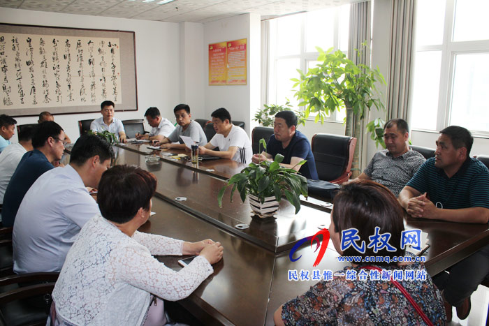 我縣各單位、各鄉(xiāng)鎮(zhèn)（街道辦）迅速傳達(dá)貫徹全縣全面提升脫貧攻堅(jiān)質(zhì)量決戰(zhàn)決