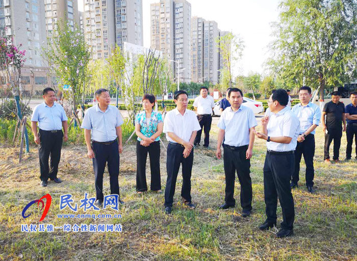 縣委書記姬脈常調(diào)研城市園林建設情況 縣委書記姬脈常調(diào)研城市園林建設情況