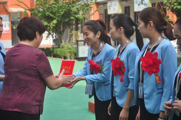 育才雙語小學(xué)開學(xué)典禮 育才雙語小學(xué)開學(xué)典禮