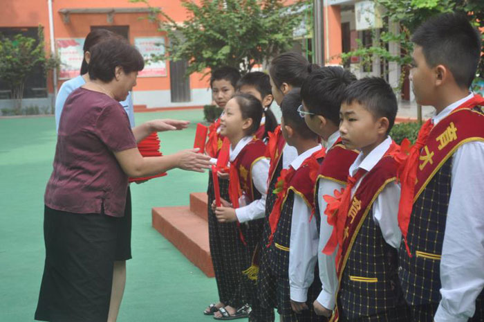 育才雙語小學(xué)開學(xué)典禮 育才雙語小學(xué)開學(xué)典禮