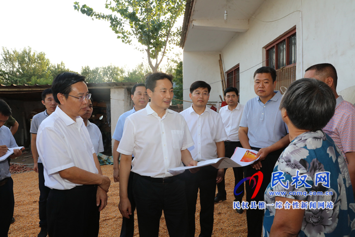 市長(zhǎng)張建慧暗訪督導(dǎo)民權(quán)縣脫貧攻堅(jiān)工作 市長(zhǎng)張建慧暗訪督導(dǎo)民權(quán)縣脫貧攻堅(jiān)工作