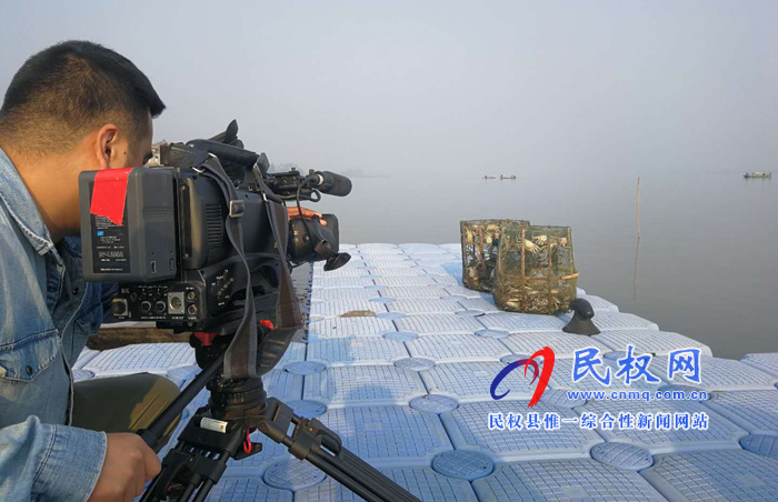 央視新聞?lì)l道“新聞直播間”“秋收畫(huà)卷”采訪組走進(jìn)我縣進(jìn)行現(xiàn)場(chǎng)直播 央視新聞?lì)l道“新聞直播間”“秋收畫(huà)卷”采訪組走進(jìn)我縣進(jìn)行現(xiàn)場(chǎng)直播