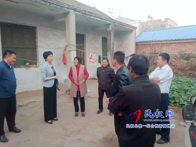 縣人大主任周燕到龍?zhí)伶?zhèn)查看脫貧攻堅工作 縣人大主任周燕到龍?zhí)伶?zhèn)查看脫貧攻堅工作
