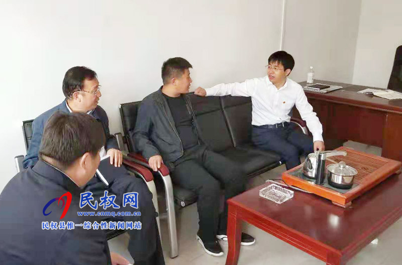 縣高新區(qū)常務副主任張愛軍到南華辦事處開展“三五”基層工作日活動 縣高新區(qū)常務副主任張愛軍到南華辦事處開展“三五”基層工作日活動
