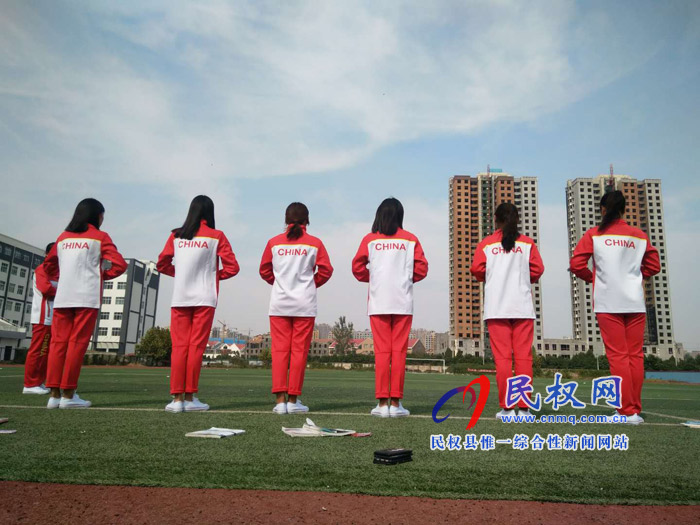 青年志愿者爭(zhēng)分奪秒訓(xùn)練 最美姿態(tài)迎接“糧博會(huì)” 青年志愿者爭(zhēng)分奪秒訓(xùn)練 最美姿態(tài)迎接“糧博會(huì)”