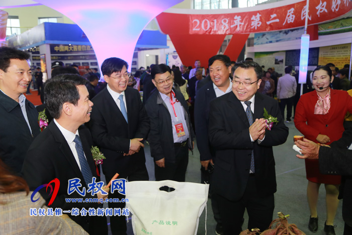 國(guó)家糧食和物資儲(chǔ)備局副局長(zhǎng)盧景波參觀我縣高新區(qū) 國(guó)家糧食和物資儲(chǔ)備局副局長(zhǎng)盧景波參觀我縣高新區(qū)