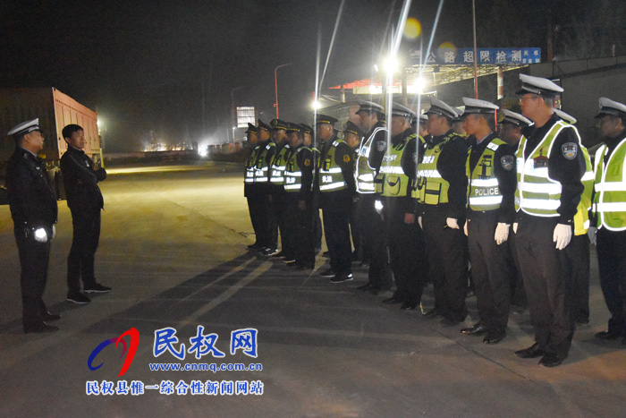 縣交通運輸局重拳打擊“百噸王”整治行動 縣交通運輸局重拳打擊“百噸王”整治行動