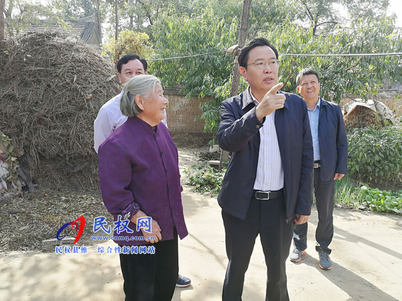 縣委書記姬脈常到人和鎮(zhèn)、龍?zhí)伶?zhèn)調(diào)研脫貧攻堅和人居環(huán)境整治工作