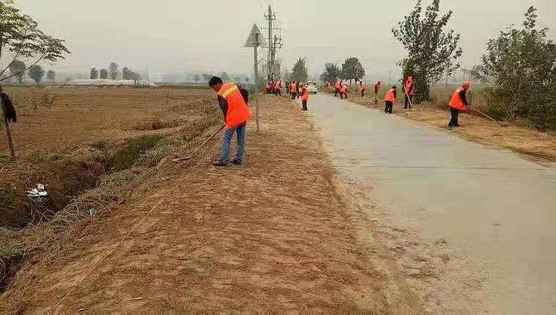 縣交通運輸局掀起秋季“四好農(nóng)村路”建養(yǎng)高潮 縣交通運輸局掀起秋季“四好農(nóng)村路”建養(yǎng)高潮