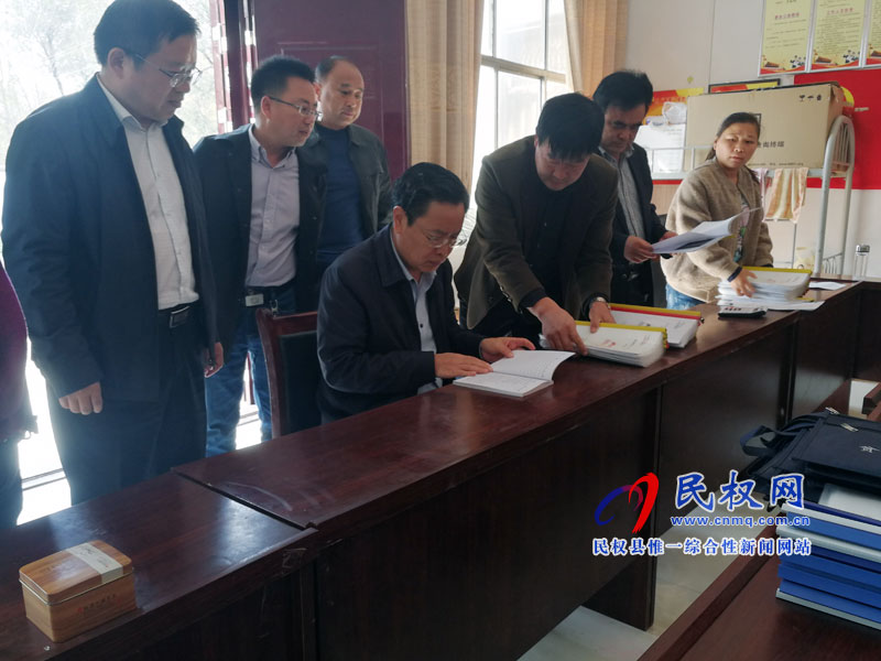 縣委書記姬脈常到程莊鎮(zhèn)調(diào)研脫貧攻堅工作 縣委書記姬脈常到程莊鎮(zhèn)調(diào)研脫貧攻堅工作