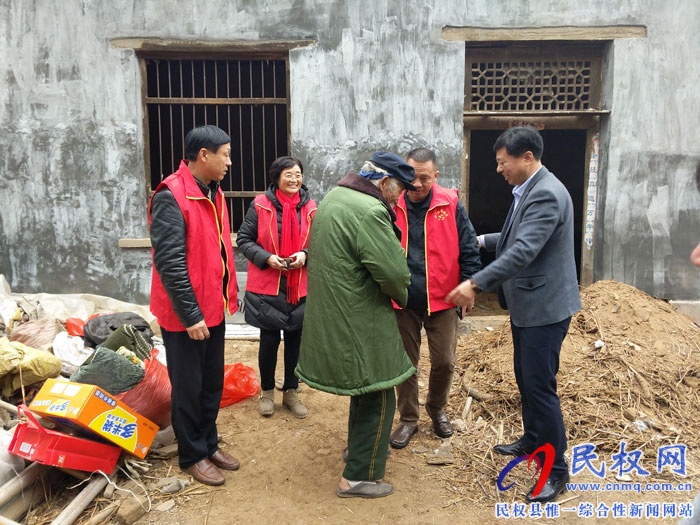 老顏集鄉(xiāng)攜手愛心家園向特困戶送溫暖 老顏集鄉(xiāng)攜手愛心家園向特困戶送溫暖