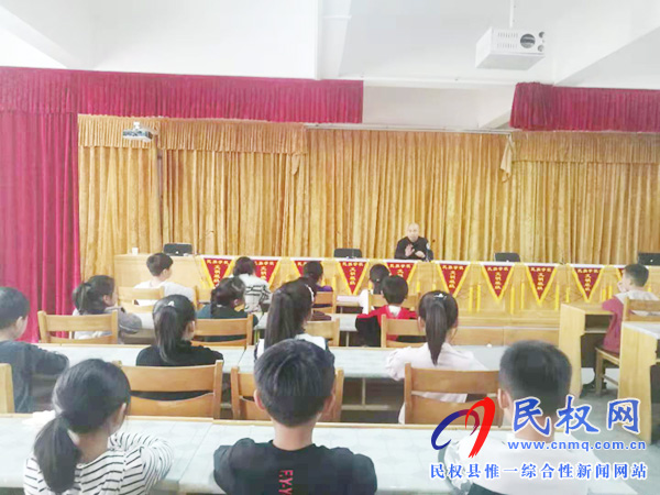 民族學校繼續(xù)開展“文明班級”月月評活動 民族學校繼續(xù)開展“文明班級”月月評活動