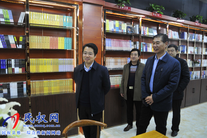 新華書店新門市開業(yè)市民看書休閑又添好去處 新華書店新門市開業(yè)市民看書休閑又添好去處