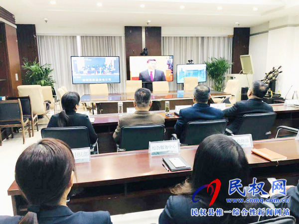我縣各鄉(xiāng)鎮(zhèn)（街道辦）、縣直各單位認(rèn)真組織全體干部集中收聽(tīng)收看慶祝改革開(kāi)放40周年大會(huì)