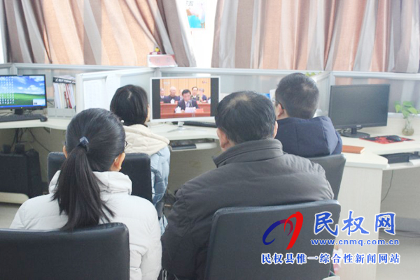 我縣各鄉(xiāng)鎮(zhèn)（街道辦）、縣直各單位認(rèn)真組織全體干部集中收聽(tīng)收看慶祝改革開(kāi)放40周年大會(huì)