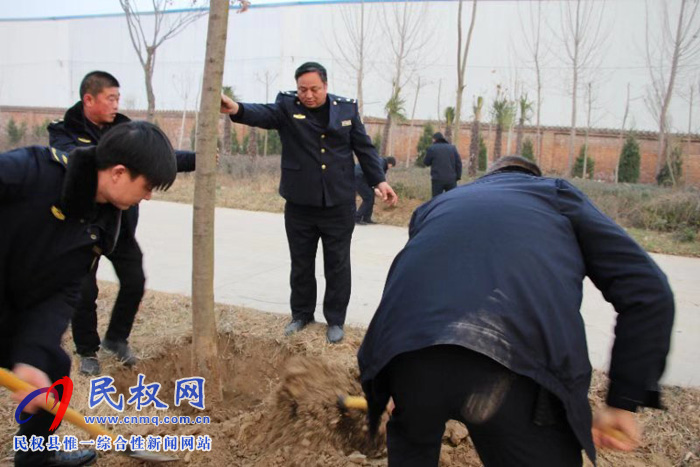 縣城管執(zhí)法局：開展義務植樹活動