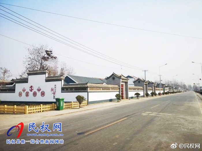 王莊寨鎮(zhèn):黨建綜合主題公園廣場 黨員教育有了新“陣地” 王莊寨鎮(zhèn):黨建綜合主題公園廣場 黨員教育有了新“陣地”