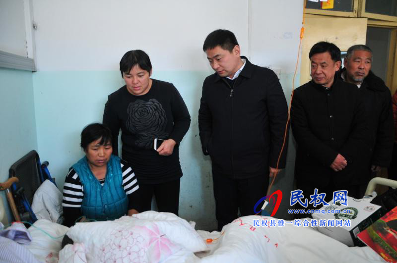 縣老干部局:看望慰問(wèn)離退休老干部 縣老干部局:看望慰問(wèn)離退休老干部