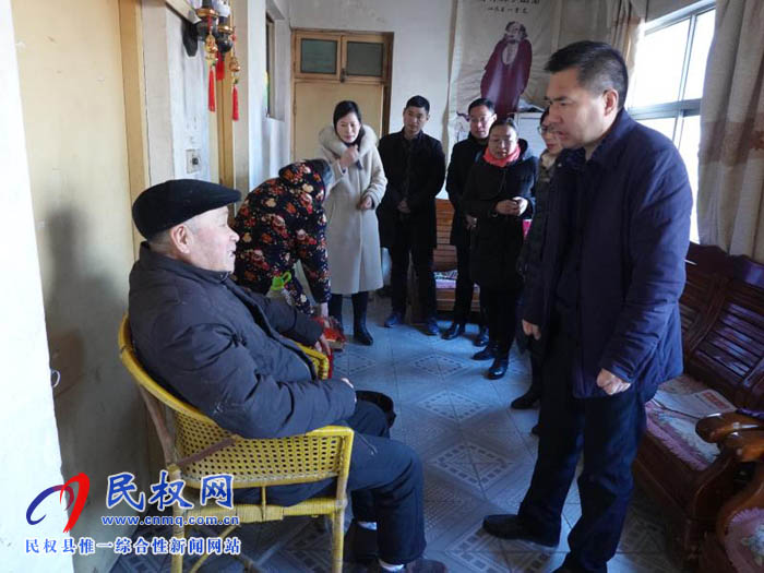 縣住建局領(lǐng)導(dǎo)走訪慰問困難黨員職工 縣住建局領(lǐng)導(dǎo)走訪慰問困難黨員職工