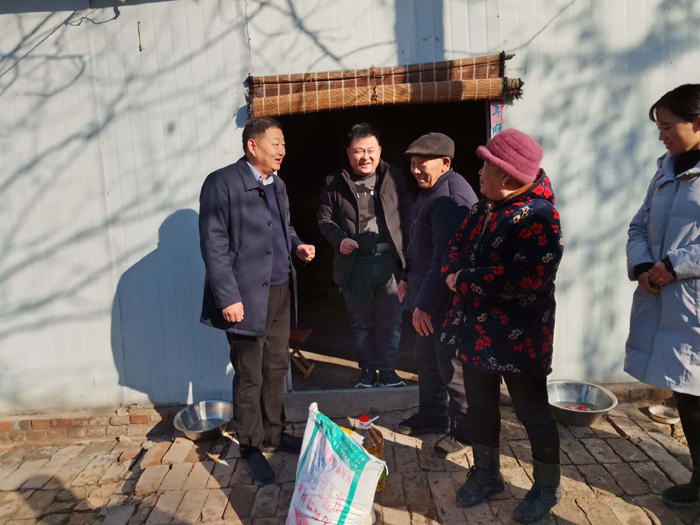 縣規(guī)劃辦開展節(jié)前走訪慰問活動 縣規(guī)劃辦開展節(jié)前走訪慰問活動