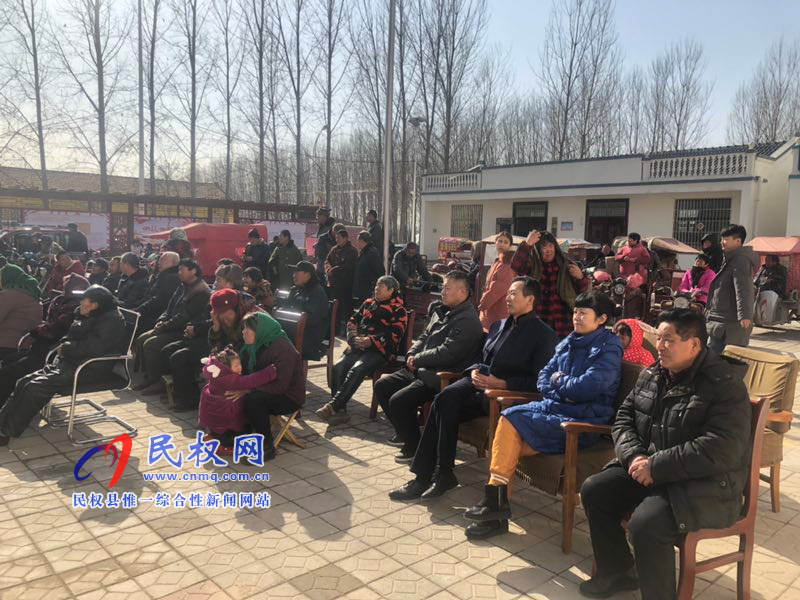 河南省話劇藝術(shù)中心“紅色文藝輕騎兵”新春走基層慰問(wèn)演出活動(dòng)走進(jìn)野崗鎮(zhèn) 河南省話劇藝術(shù)中心“紅色文藝輕騎兵”新春走基層慰問(wèn)演出活動(dòng)走進(jìn)野崗鎮(zhèn)