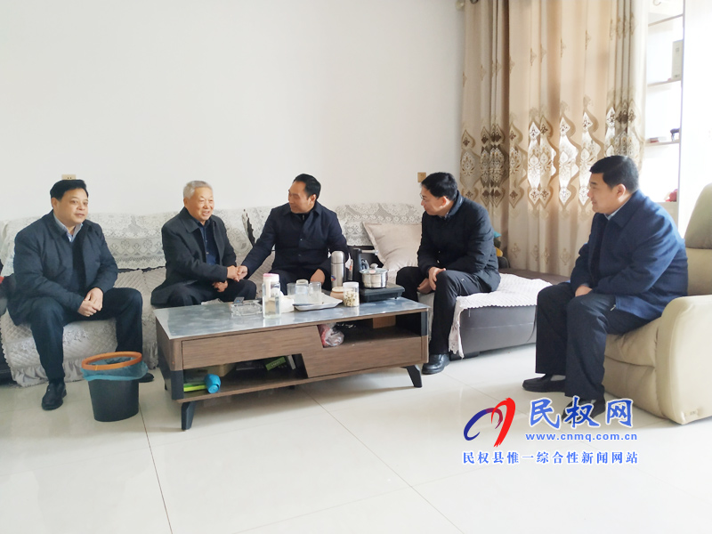 春節(jié)前夕：縣四家領(lǐng)導(dǎo)看望慰問縣級(jí)老干部