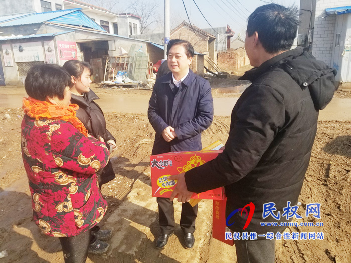 縣委常委、統(tǒng)戰(zhàn)部長(zhǎng)趙通到老顏集鄉(xiāng)走訪慰問(wèn)春蕾女童