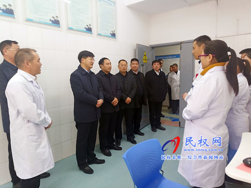 縣領(lǐng)導看望慰問春節(jié)期間堅守崗位的一線工作人員 縣領(lǐng)導看望慰問春節(jié)期間堅守崗位的一線工作人員