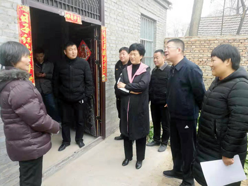 縣人大主任周燕到王莊寨鎮(zhèn)督導(dǎo)脫貧攻堅工作 縣人大主任周燕到王莊寨鎮(zhèn)督導(dǎo)脫貧攻堅工作