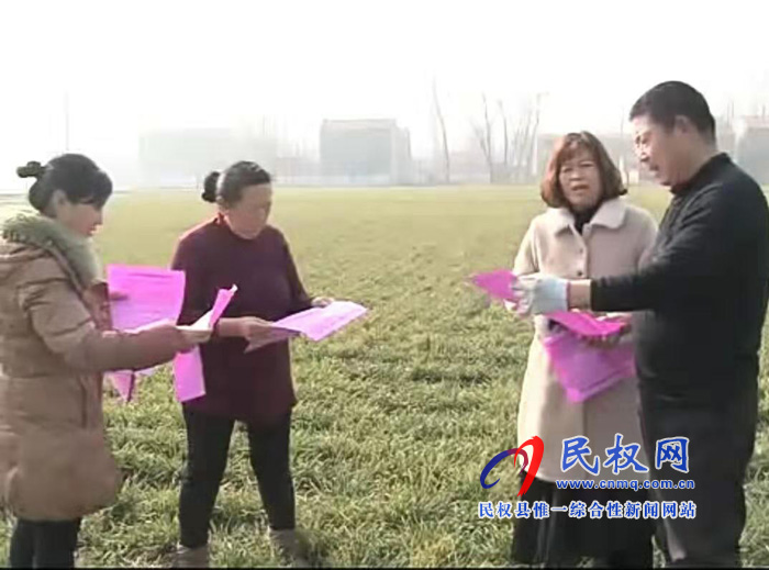 縣農(nóng)牧局土肥站專家田間測(cè)土科學(xué)指導(dǎo)麥田春季管理 縣農(nóng)牧局土肥站專家田間測(cè)土科學(xué)指導(dǎo)麥田春季管理