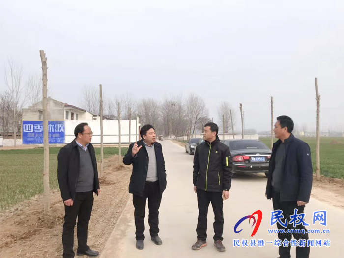 副縣長陳進(jìn)領(lǐng)調(diào)研縣鄉(xiāng)公路春季路林綠化工作 副縣長陳進(jìn)領(lǐng)調(diào)研縣鄉(xiāng)公路春季路林綠化工作