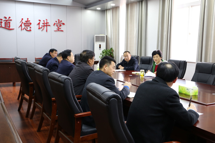 我縣各單位迅速傳達(dá)貫徹學(xué)習(xí)全縣脫貧攻堅第八次調(diào)度會精神 我縣各單位迅速傳達(dá)貫徹學(xué)習(xí)全縣脫貧攻堅第八次調(diào)度會精神