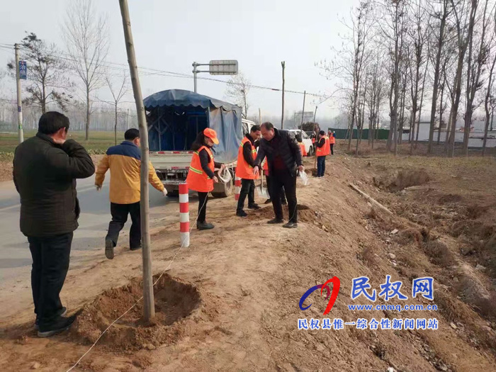 民權(quán)縣交通運(yùn)輸局打造“綠色生態(tài)農(nóng)村公路” 民權(quán)縣交通運(yùn)輸局打造“綠色生態(tài)農(nóng)村公路”