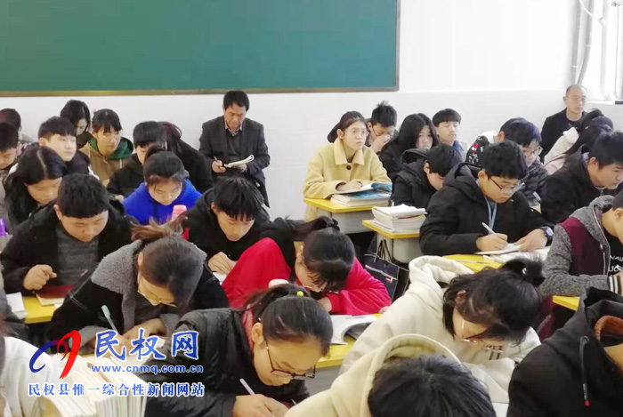 民族學(xué)校扎實(shí)開展人人一節(jié)課聽課、評(píng)課教研活動(dòng)