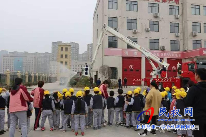 民東新區(qū)實驗幼兒園社會實踐活動——走進軍營，感悟軍魂