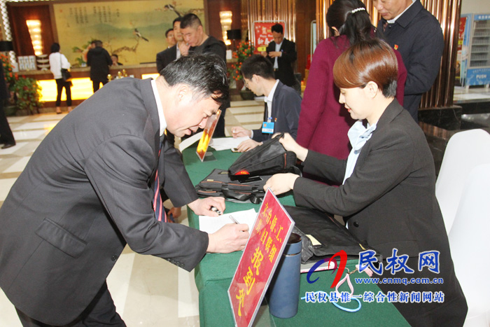 兩會來啦！全縣政協(xié)委員陸續(xù)抵達(dá)駐地報(bào)到