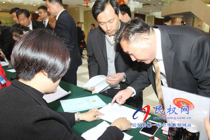 兩會來啦！全縣政協(xié)委員陸續(xù)抵達(dá)駐地報(bào)到