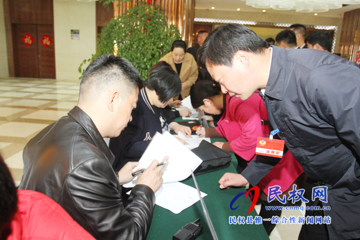 兩會來啦！全縣政協(xié)委員陸續(xù)抵達(dá)駐地報(bào)到