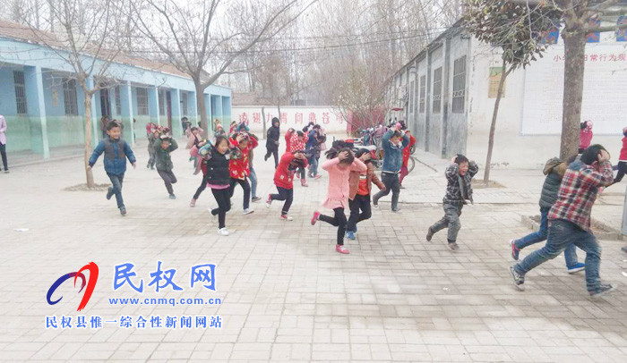 程莊鎮(zhèn)于莊小學加強防震演練提升逃生能力 程莊鎮(zhèn)于莊小學加強防震演練提升逃生能力