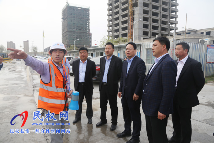 縣委常委、常務副縣長李啟峰查看我縣安全生產(chǎn)工作和揚塵治理工作