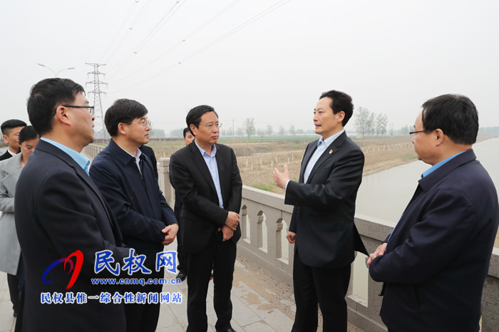 市長(zhǎng)張建慧調(diào)研我縣國(guó)土綠化工作開展情況 市長(zhǎng)張建慧調(diào)研我縣國(guó)土綠化工作開展情況