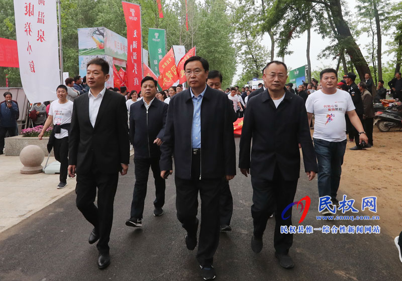 “多彩槐林?魅力民權(quán)”彩虹跑激情“開(kāi)跑” “多彩槐林?魅力民權(quán)”彩虹跑激情“開(kāi)跑”