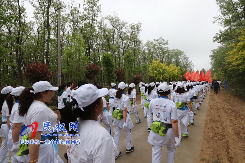 “多彩槐林?魅力民權(quán)”彩虹跑激情“開(kāi)跑” “多彩槐林?魅力民權(quán)”彩虹跑激情“開(kāi)跑”