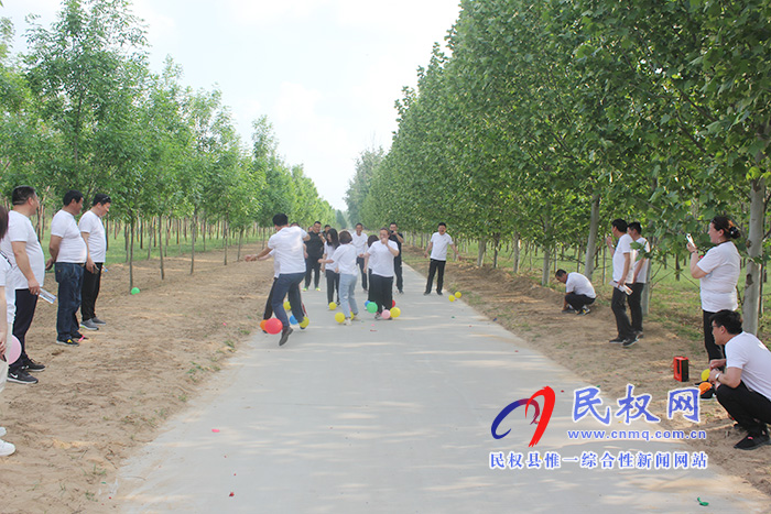 民權(quán)縣道路運輸服務(wù)中心組織開展“健康徒步行放飛好心情”系列活動 民權(quán)縣道路運輸服務(wù)中心組織開展“健康徒步行放飛好心情”系列活動