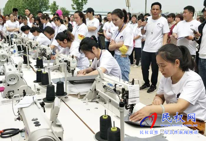 高新區(qū)內(nèi)企業(yè)河南嘉祥袋業(yè)有限公司開展“五一”運(yùn)動會活動 高新區(qū)內(nèi)企業(yè)河南嘉祥袋業(yè)有限公司開展“五一”運(yùn)動會活動