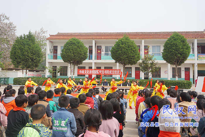 縣文聯(lián)、關工委舉辦傳統(tǒng)文化進校園活動